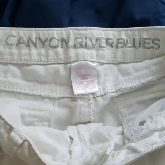 Canyon River Blues Shorts - Picture 5 of 7